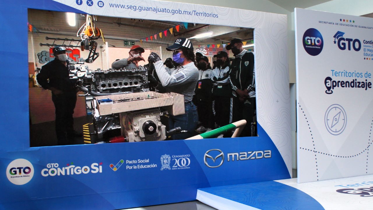 Mazda se compromete con la educación en Guanajuato