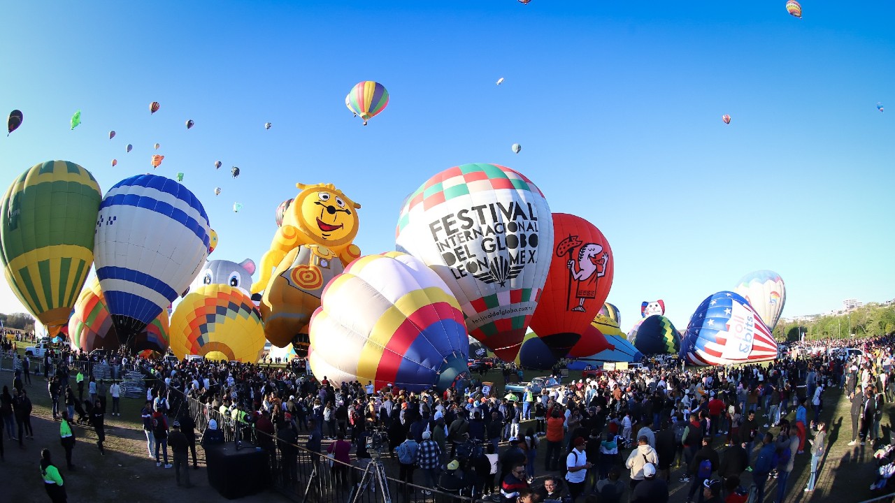 Surcan 200 globos aerostáticos el cielo de León